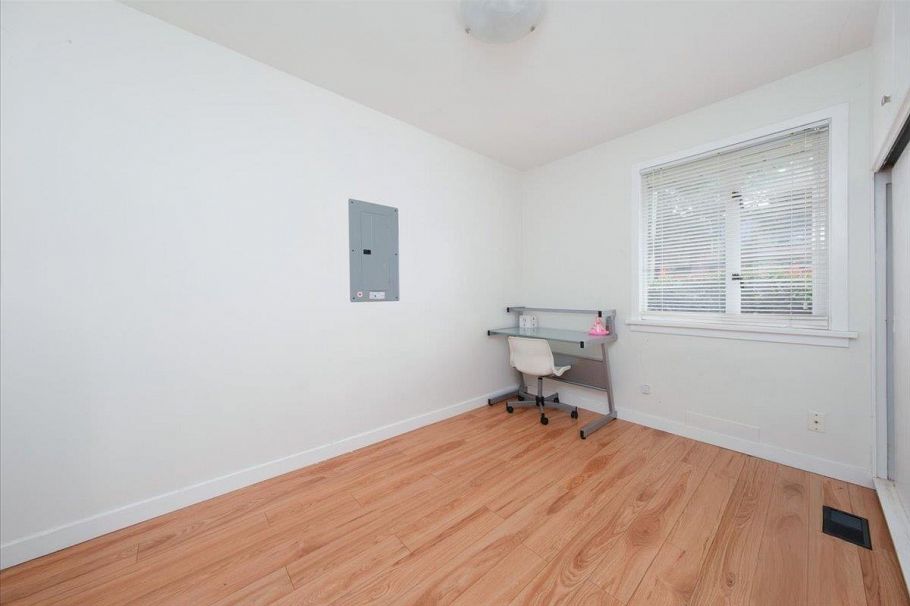 3001 Paisley Road North Vancouver, BC - 16