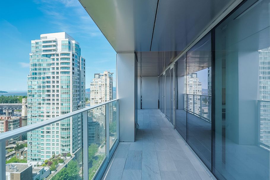 2102 1480 Howe Street Vancouver, BC - 10