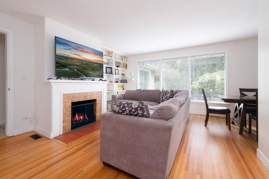 3001 Paisley Road North Vancouver, BC - 3