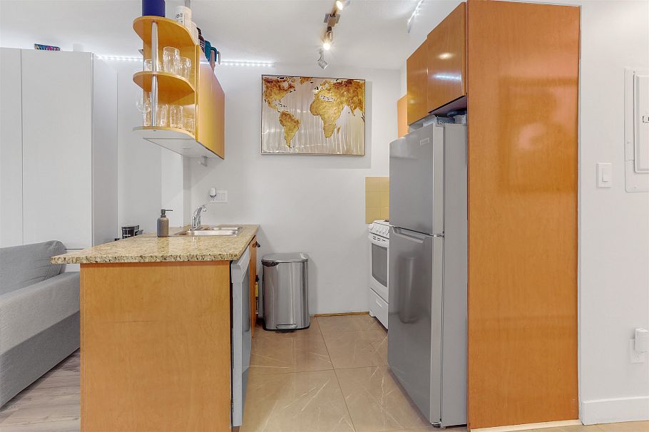 214 1189 Howe Street Vancouver, BC - 21