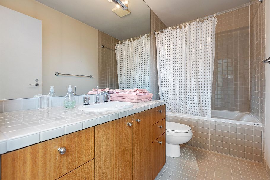 1600 1919 Beach Avenue Vancouver, BC - 25