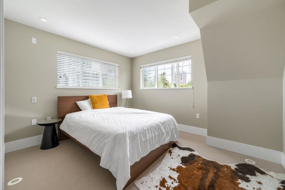 484 W 59th Avenue Vancouver, BC - 9