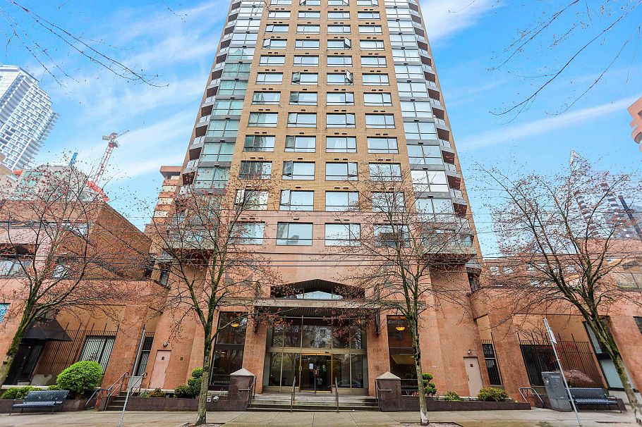 214 1189 Howe Street Vancouver, BC - 2