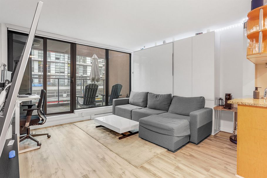 214 1189 Howe Street Vancouver, BC - 6