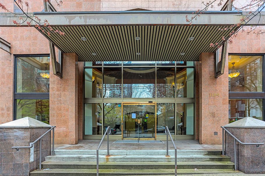 214 1189 Howe Street Vancouver, BC - 3