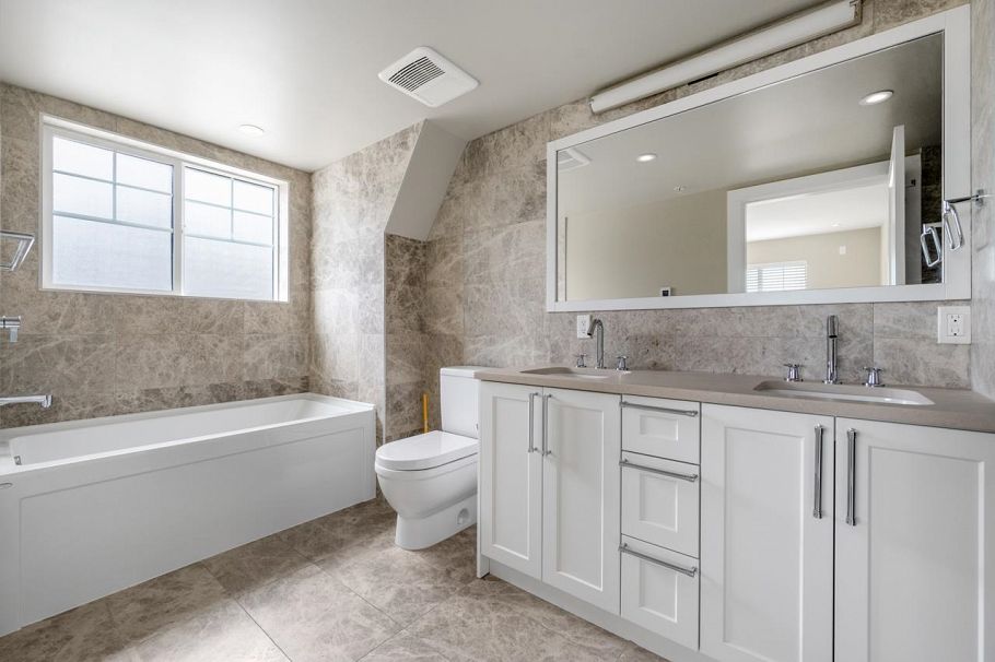 484 W 59th Avenue Vancouver, BC - 18