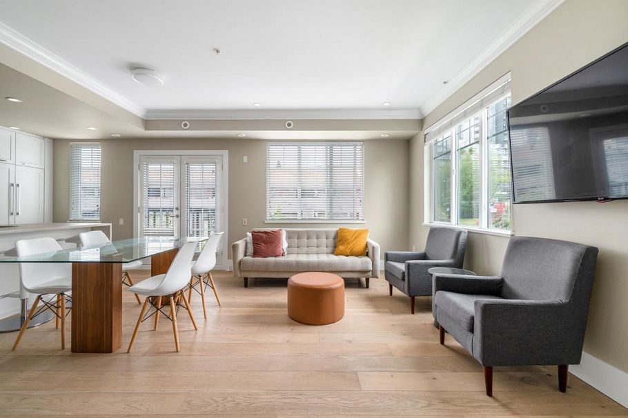 484 W 59th Avenue Vancouver, BC - 2