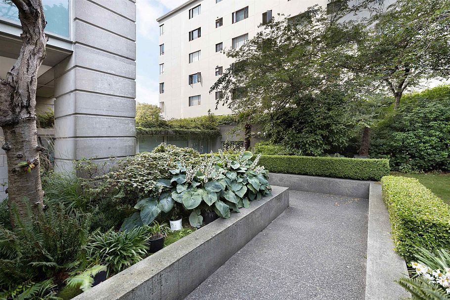 1600 1919 Beach Avenue Vancouver, BC - 38