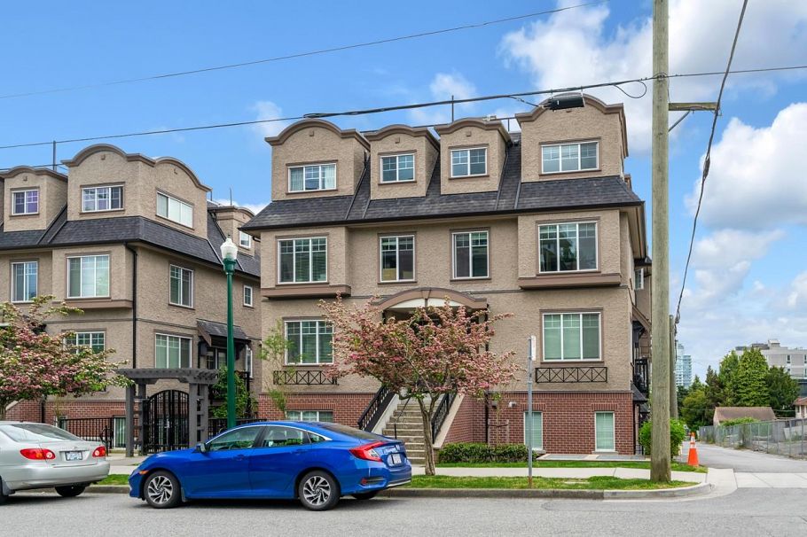 484 W 59th Avenue Vancouver, BC - 1