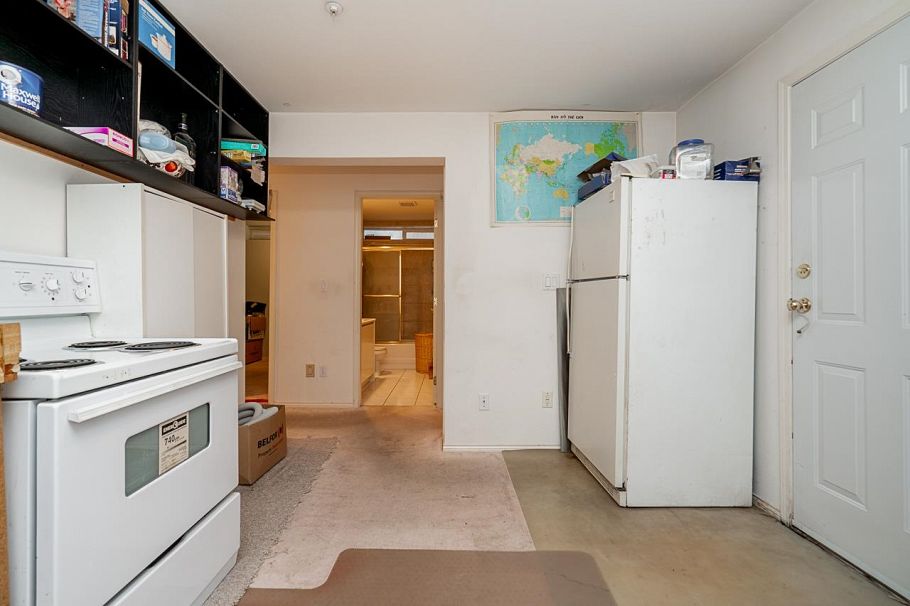 3288 School Avenue Vancouver, BC - 27