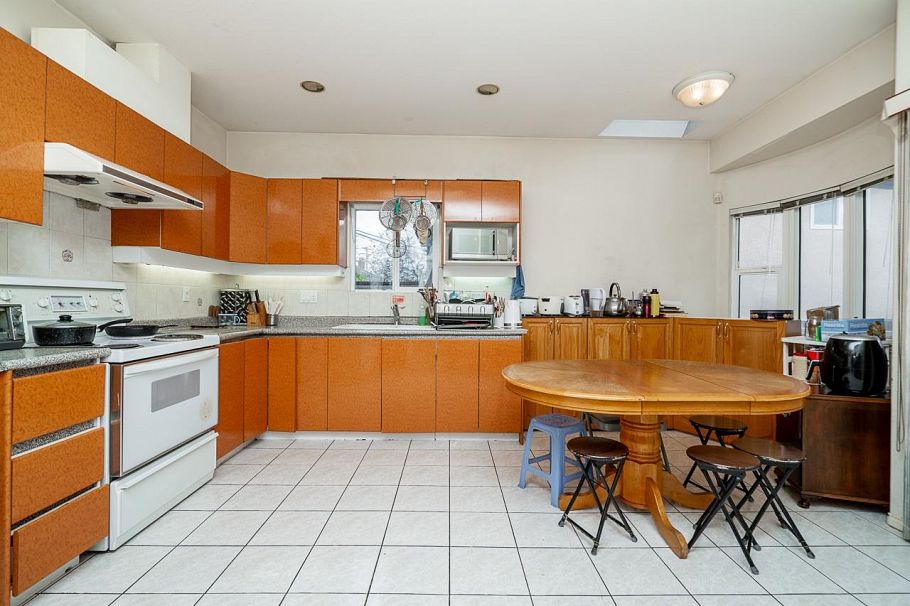 3288 School Avenue Vancouver, BC - 11