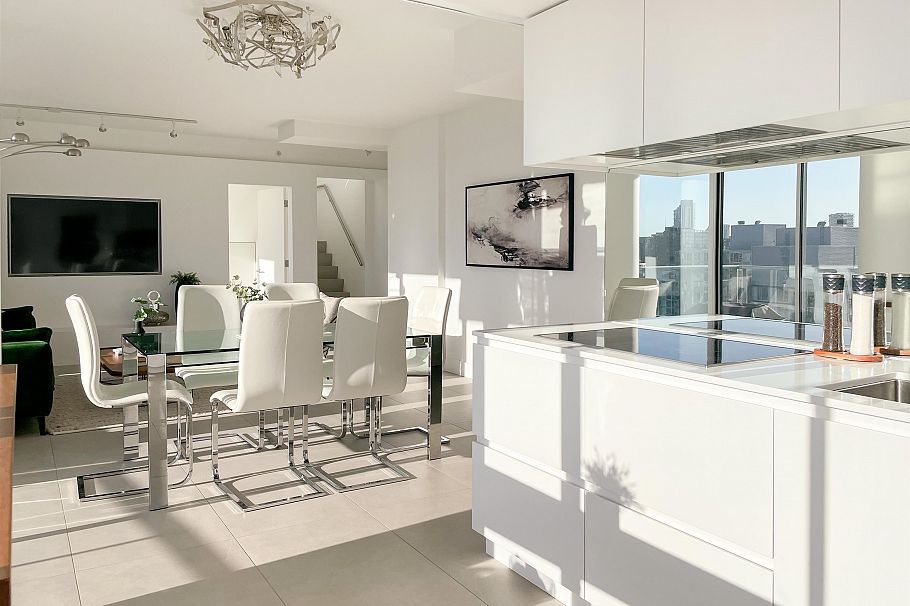 3703 689 Abbott Street Vancouver, BC - 4