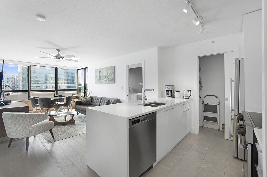 1305 938 Smithe Street Vancouver, BC - 14