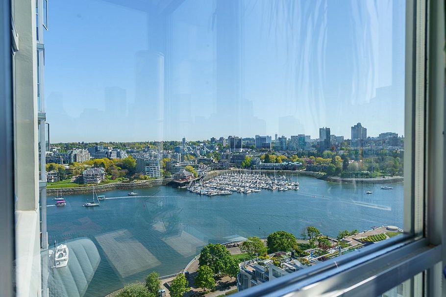 2005 1228 Marinaside Crescent Vancouver, BC - 21