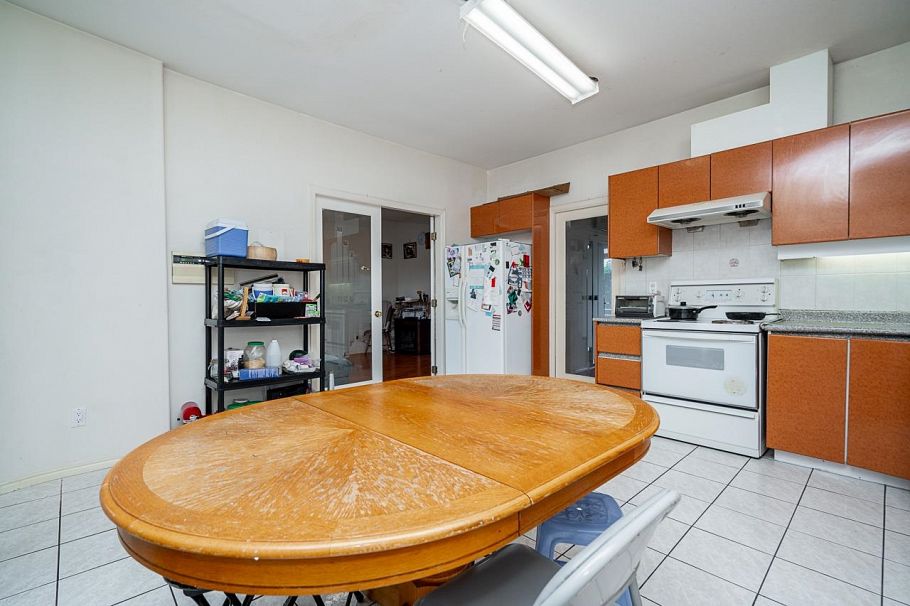 3288 School Avenue Vancouver, BC - 12