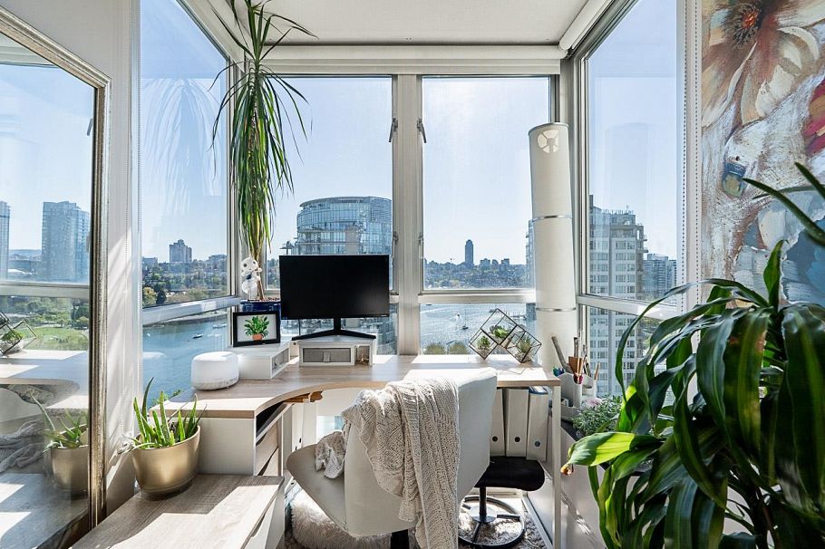 2005 1228 Marinaside Crescent Vancouver, BC - 20