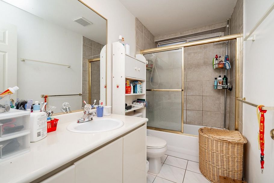 3288 School Avenue Vancouver, BC - 16