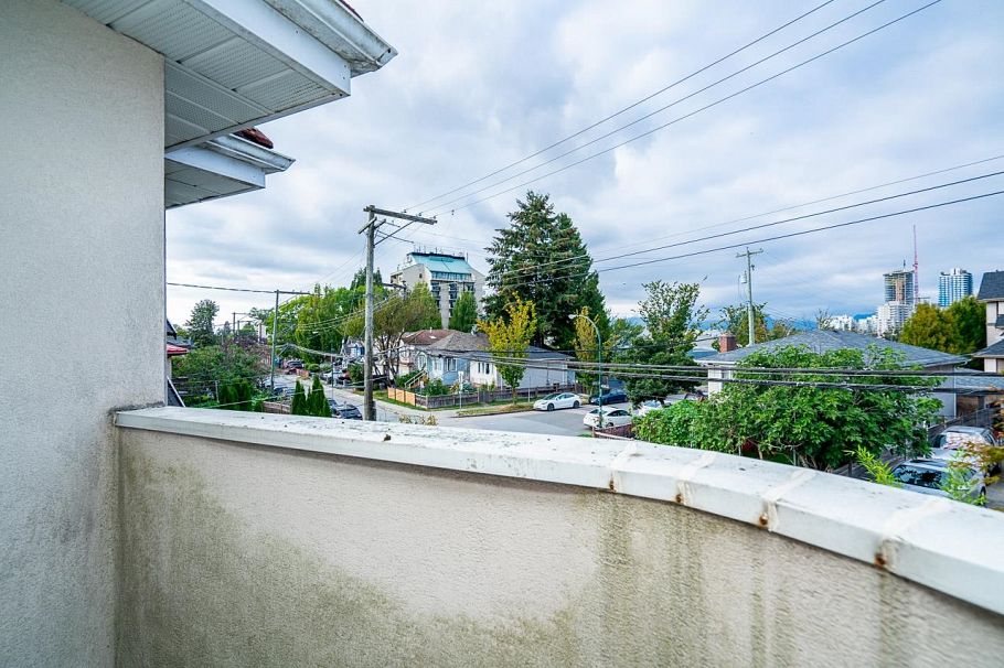 3288 School Avenue Vancouver, BC - 29