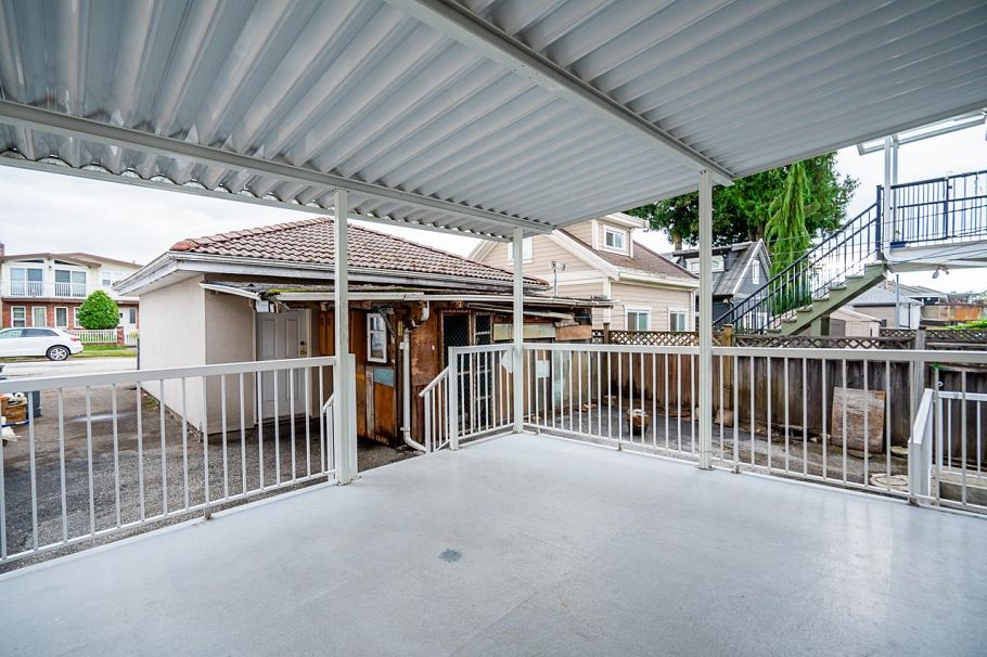 3288 School Avenue Vancouver, BC - 37