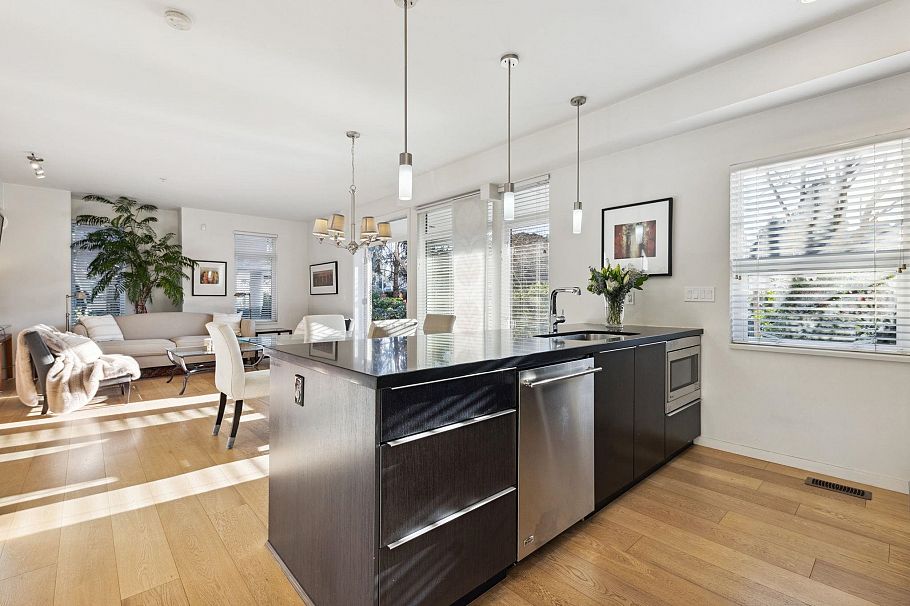 2925 Wall Street Vancouver, BC - 1