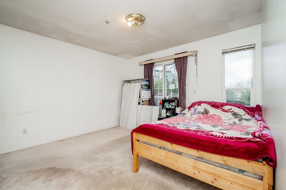 3288 School Avenue Vancouver, BC - 24