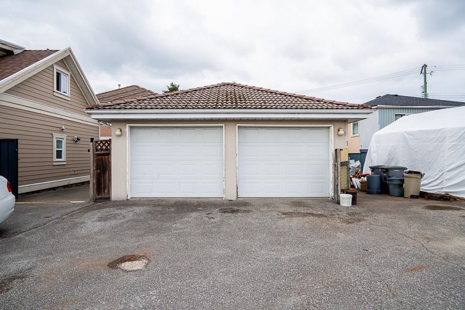 3288 School Avenue Vancouver, BC - 33