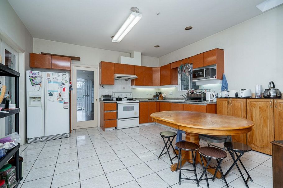 3288 School Avenue Vancouver, BC - 10