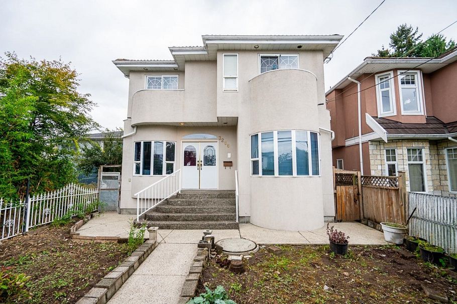 3288 School Avenue Vancouver, BC - 31