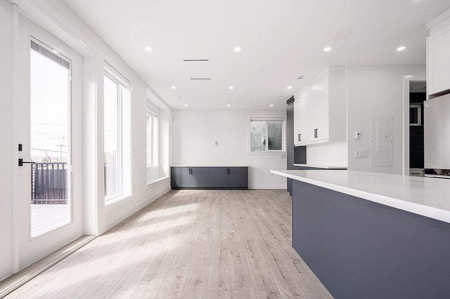 2970 E 7th Avenue Vancouver, BC - 9