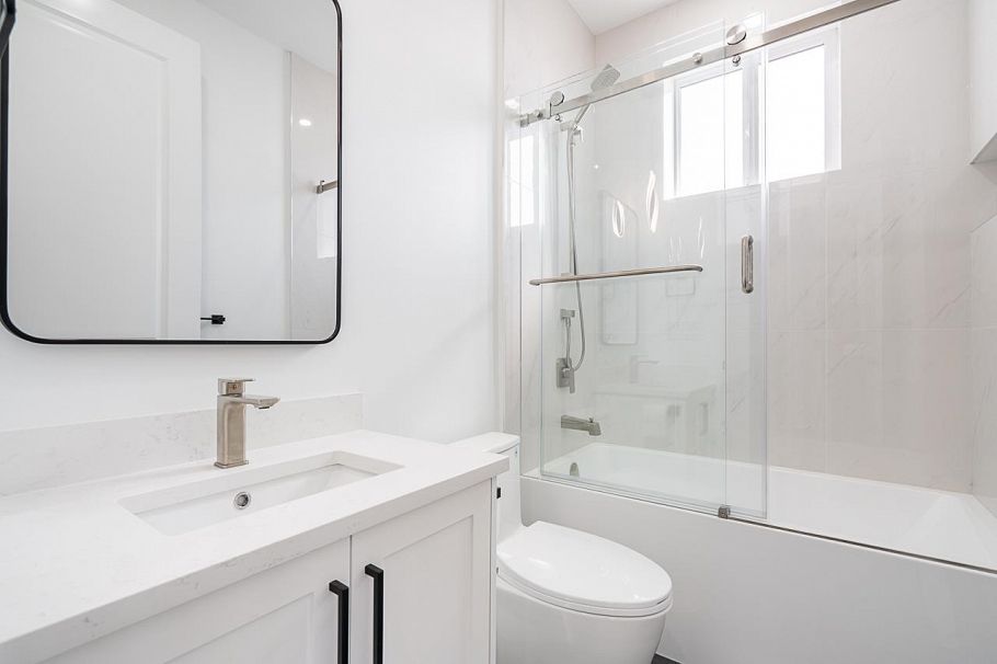 2970 E 7th Avenue Vancouver, BC - 15