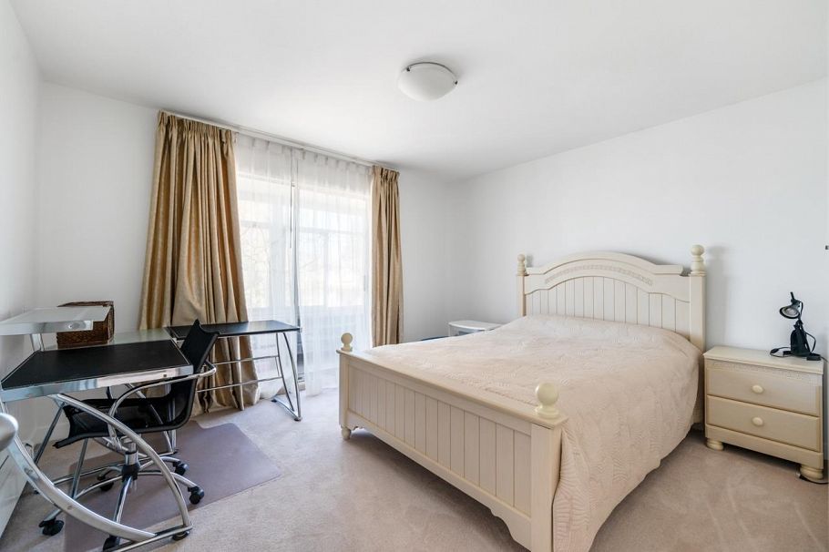 2798 W 20th Avenue Vancouver, BC - 12