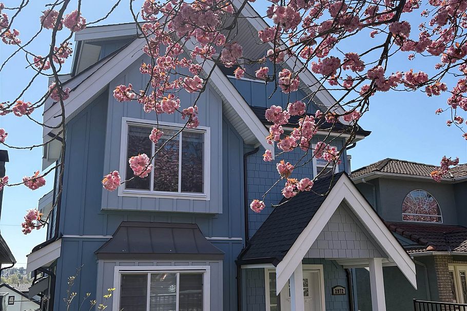 2972 E 7th Avenue Vancouver, BC - 2