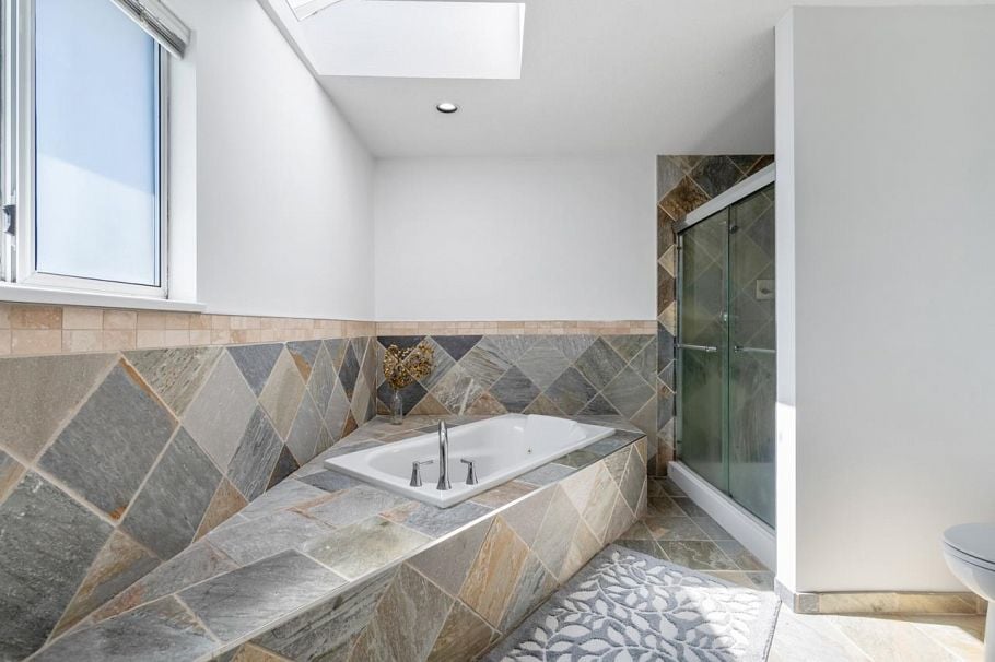 2798 W 20th Avenue Vancouver, BC - 11