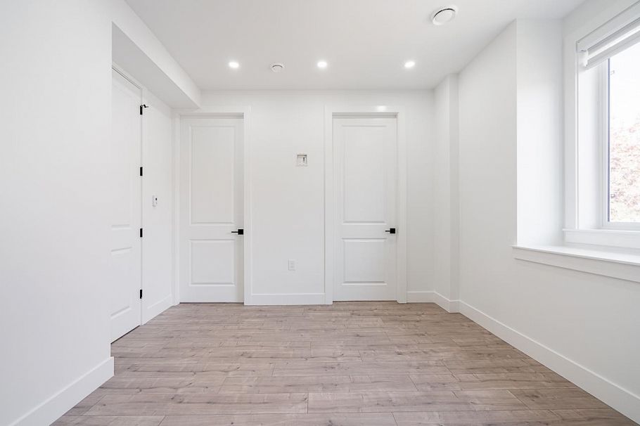 2972 E 7th Avenue Vancouver, BC - 12