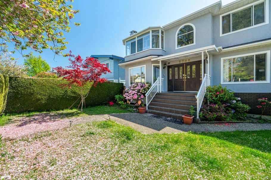 2798 W 20th Avenue Vancouver, BC - 1