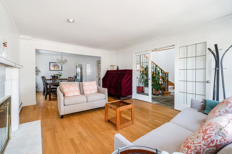 2798 W 20th Avenue Vancouver, BC - 4