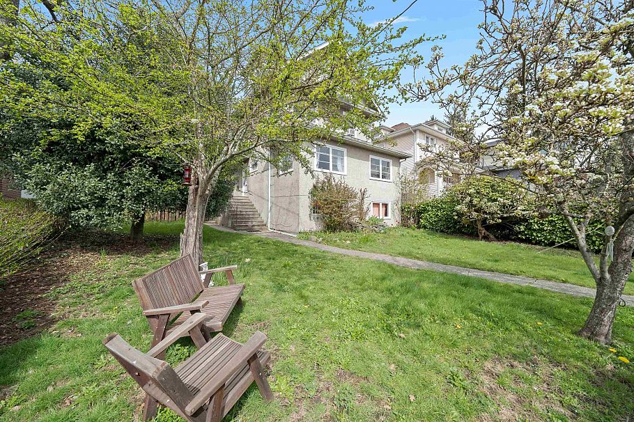 444 E 6th Street North Vancouver, BC - 22