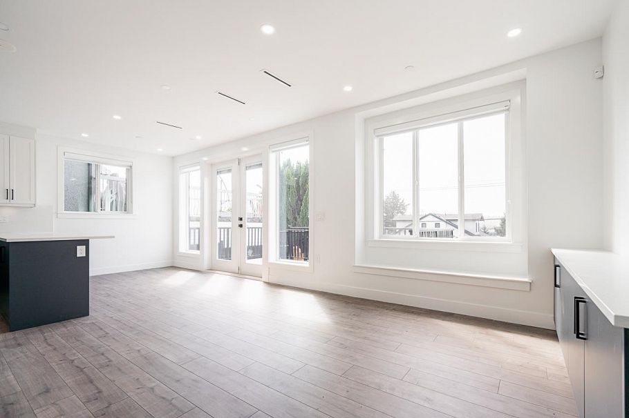 2970 E 7th Avenue Vancouver, BC - 4