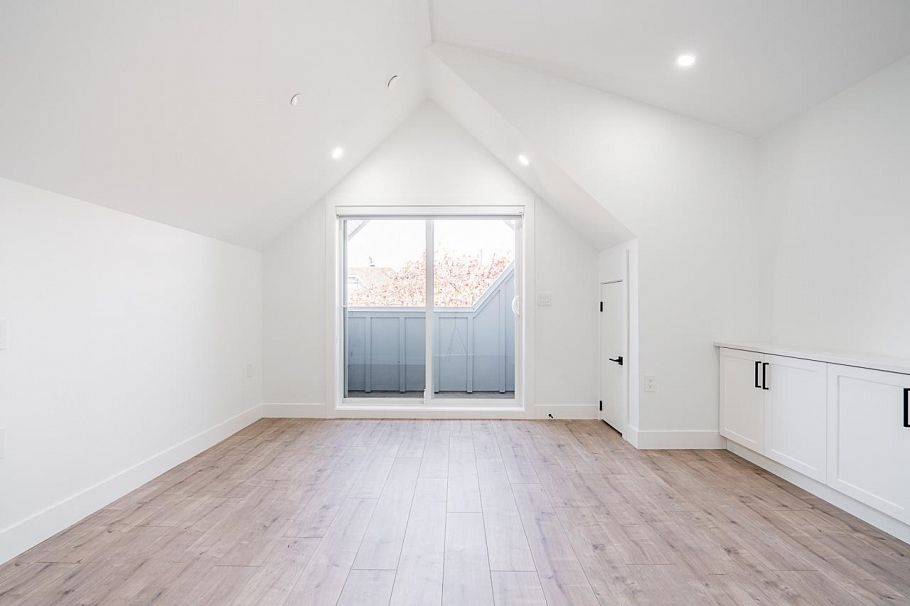 2972 E 7th Avenue Vancouver, BC - 16