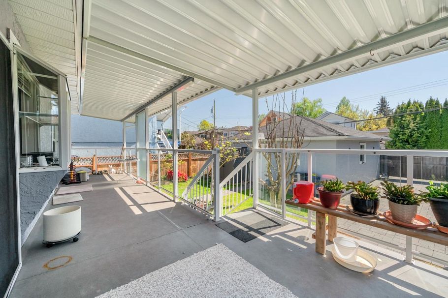 2798 W 20th Avenue Vancouver, BC - 20