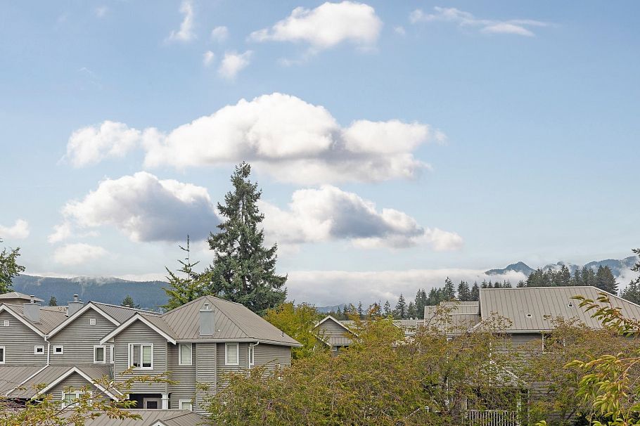 1585 Bowser Avenue North Vancouver, BC - 20