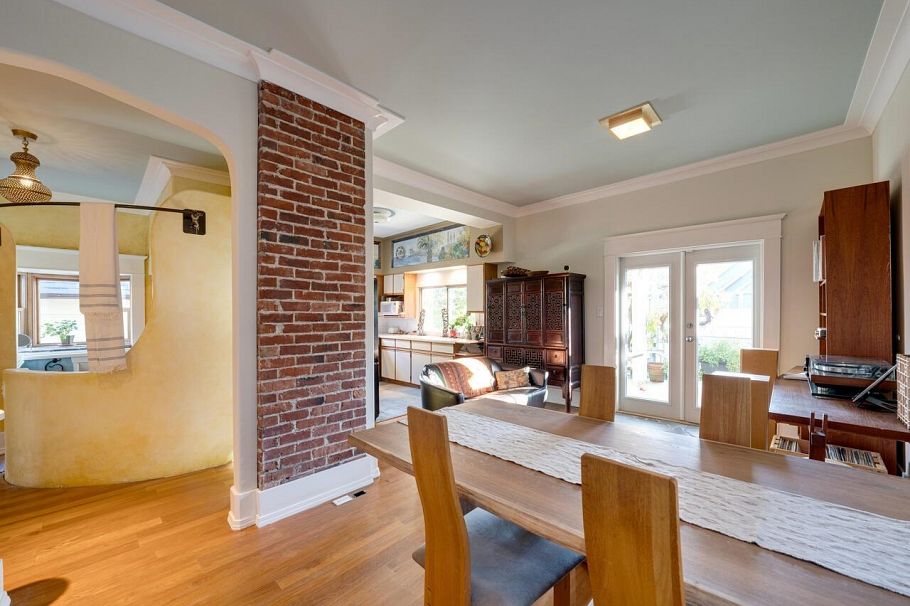 830 E 14th Avenue Vancouver, BC - 9