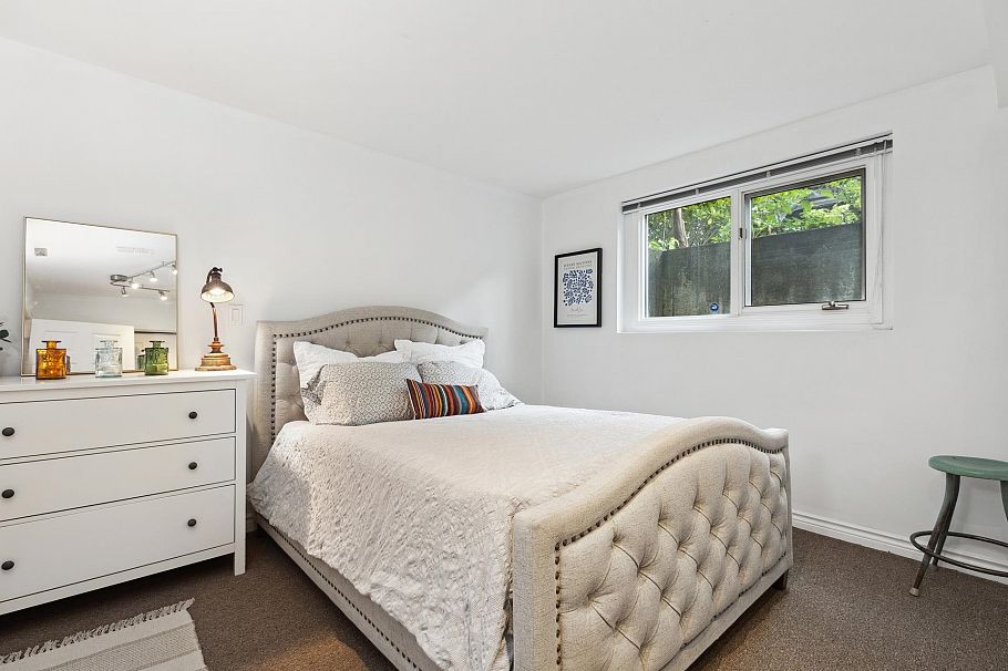 1585 Bowser Avenue North Vancouver, BC - 23