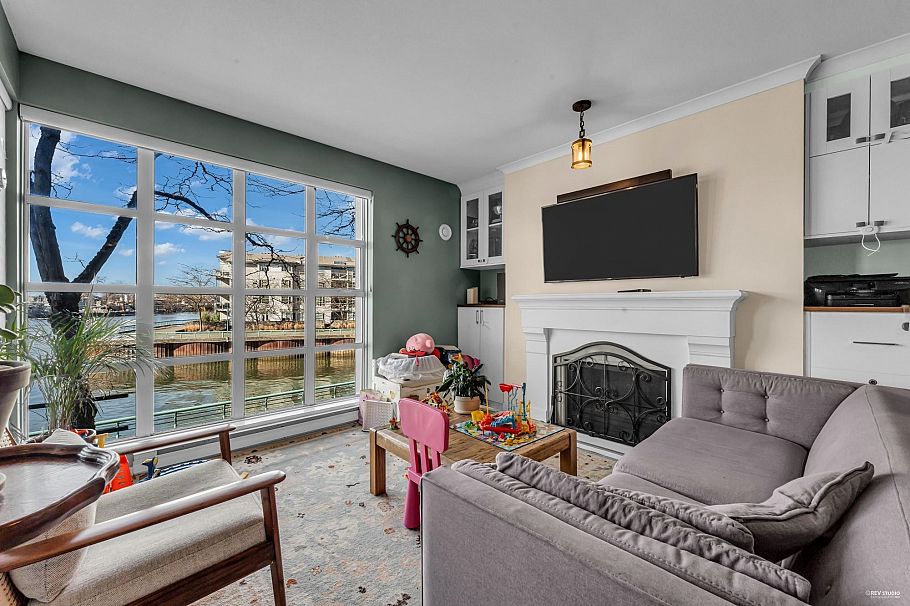 208 2020 E Kent Avenue South Vancouver, BC - 9