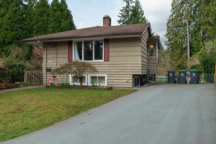 1298 Brantwood Road North Vancouver, BC - 2