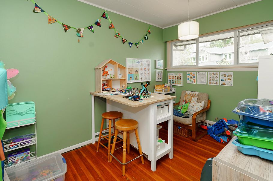 1298 Brantwood Road North Vancouver, BC - 16