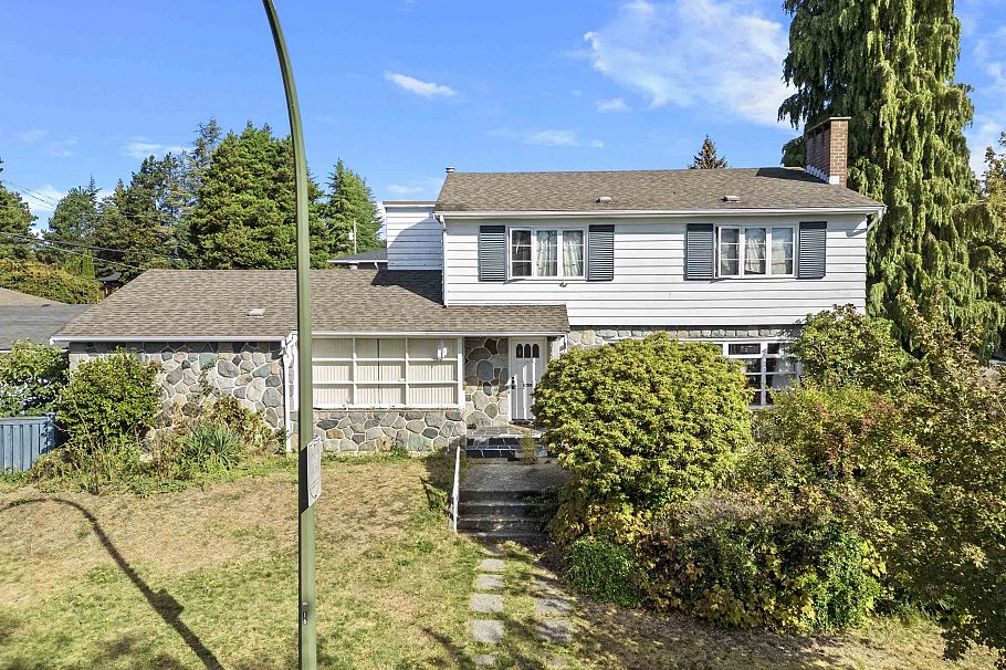 609 W 52nd Avenue Vancouver, BC - 1