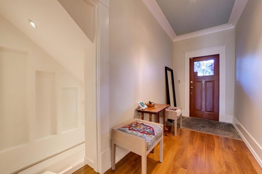 830 E 14th Avenue Vancouver, BC - 8