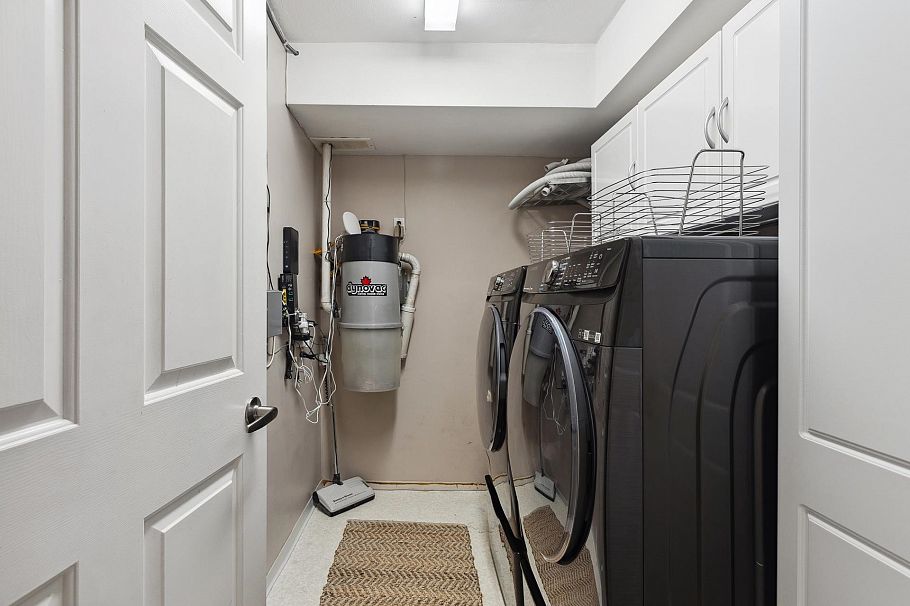 1585 Bowser Avenue North Vancouver, BC - 25