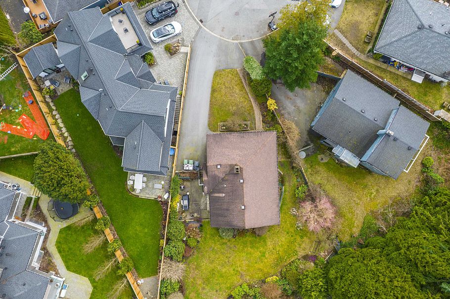 1298 Brantwood Road North Vancouver, BC - 4